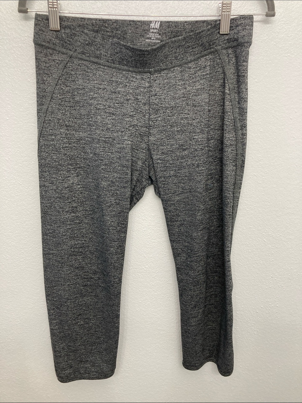 H&M Gray Active Capris